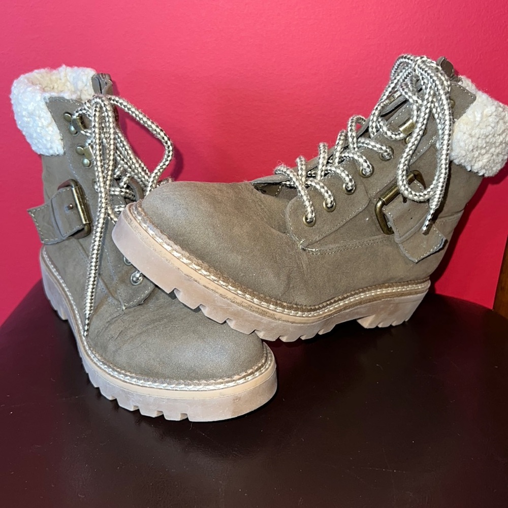 EUC Ankle boots women’s 7.5